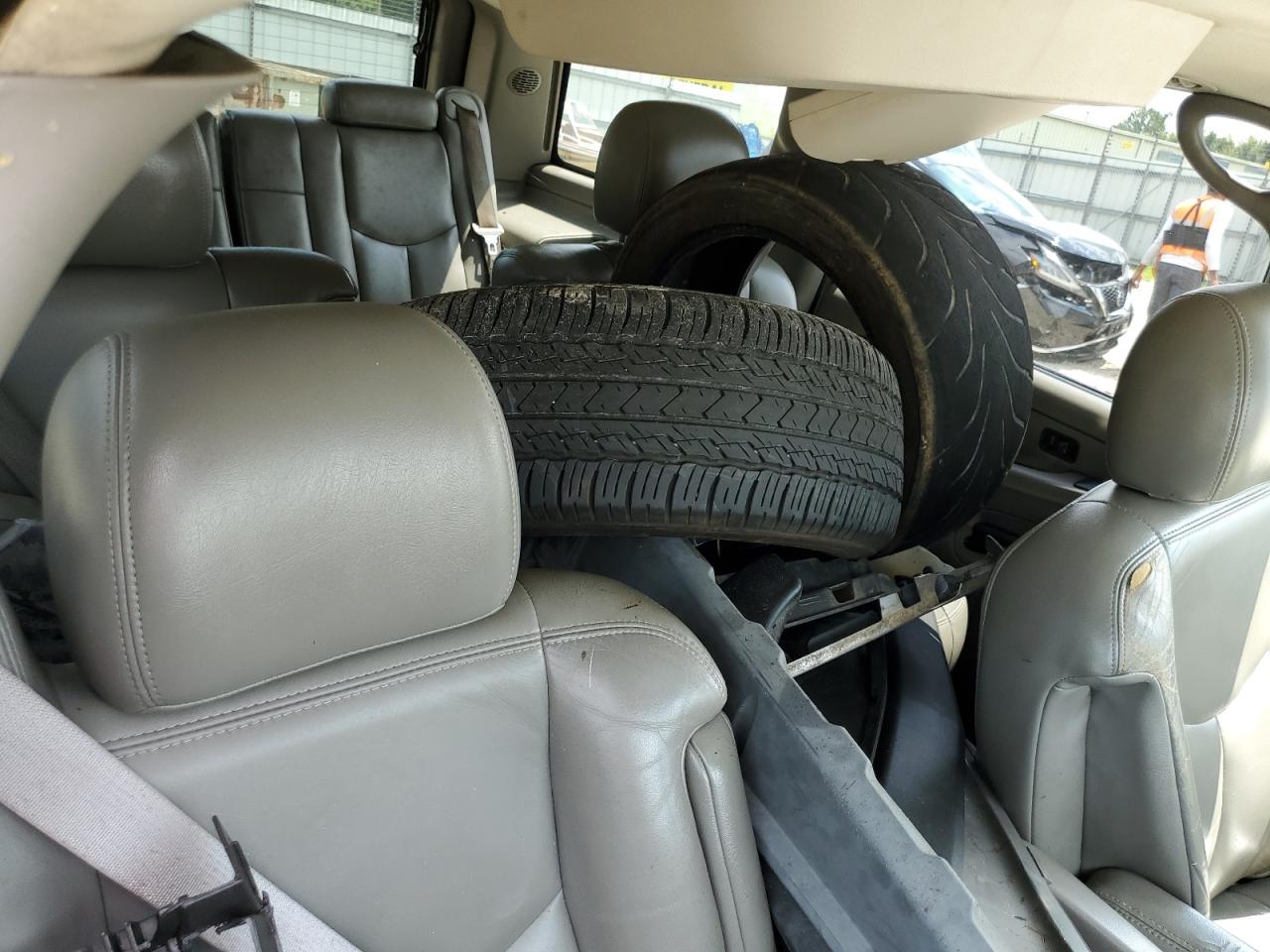 2006 Chevrolet Tahoe VIN 1GNEC13Z06R167029 Copart auction photo, front end / frame damage damage thumbnail 10