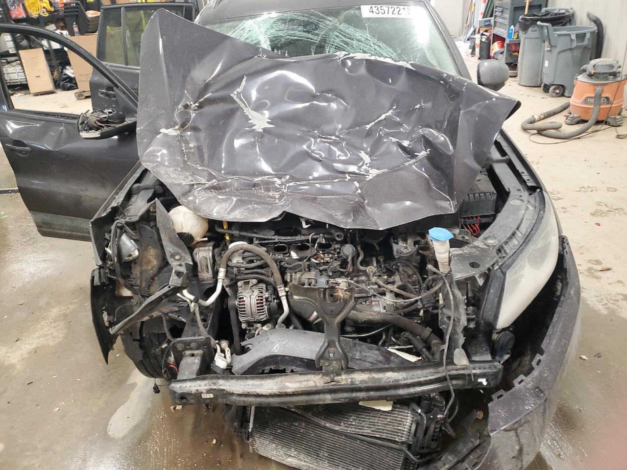 2016 Volkswagen Tiguan VIN WVGBV7AX8GW534686 Copart auction photo, front end damage thumbnail 12