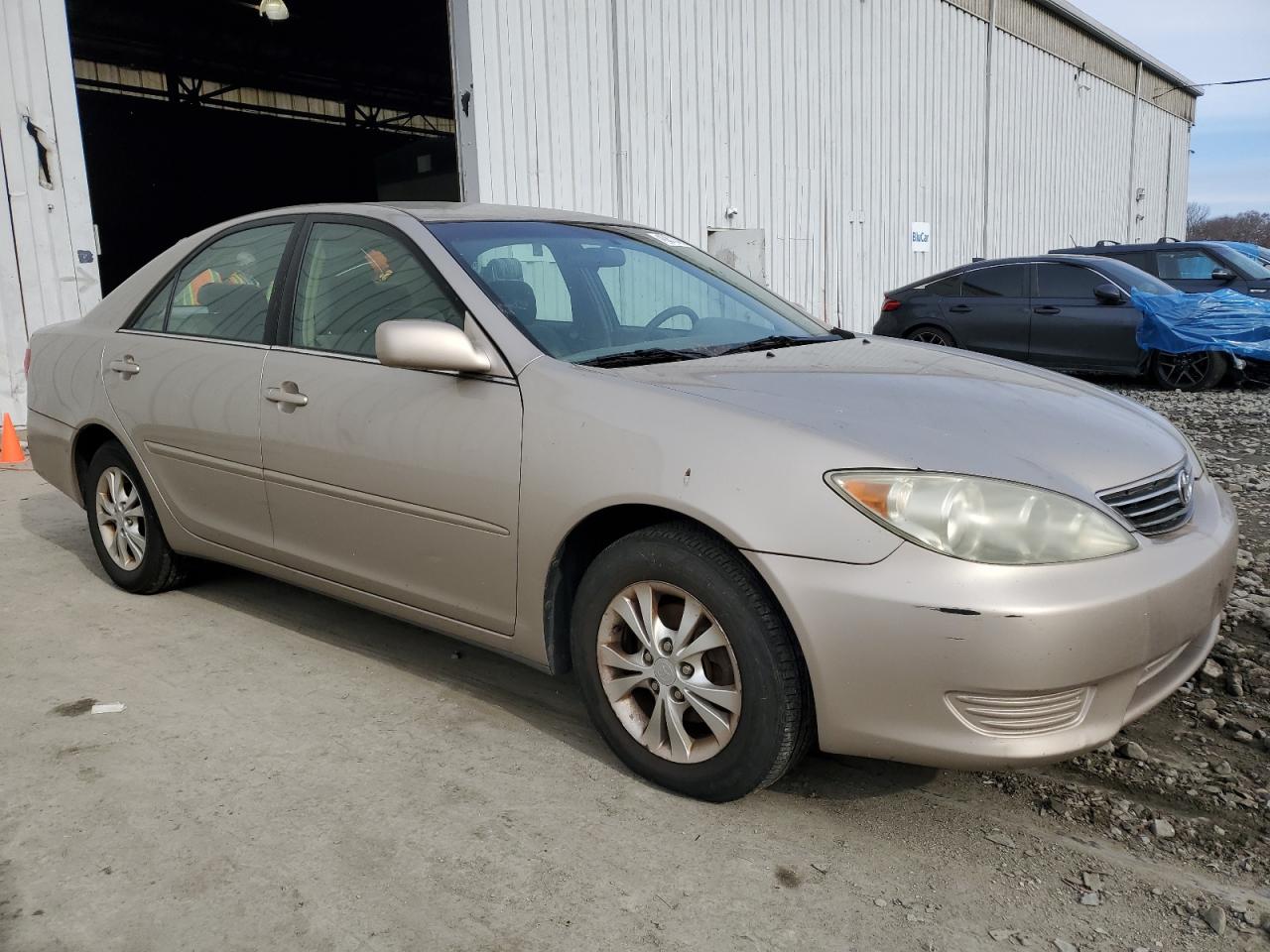 2005 Toyota Camry VIN 4T1BF32K25U095292 Copart auction photo, mechanical / minor dent/scratches damage thumbnail 4