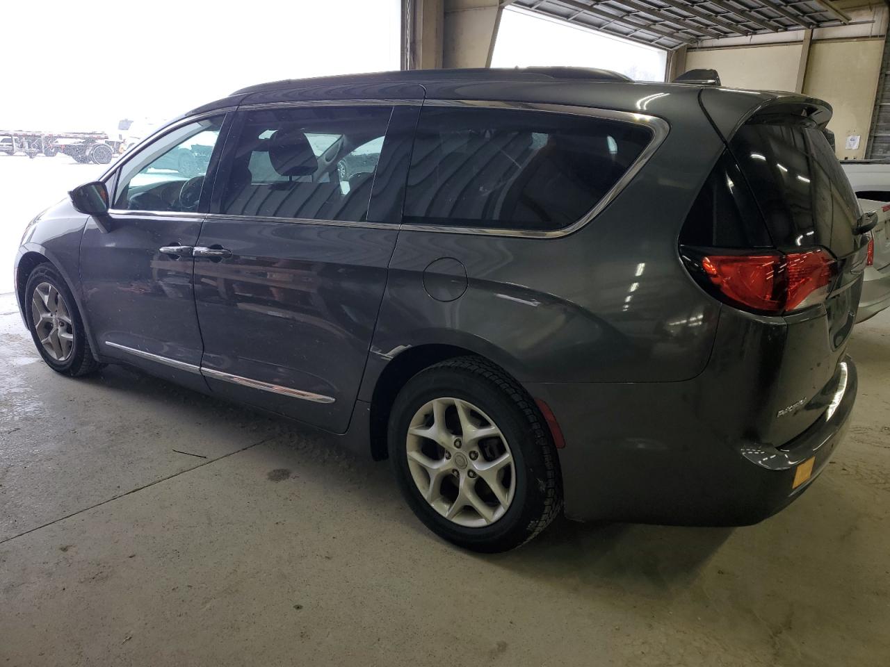 2017 Chrysler Pacifica VIN 2C4RC1BG3HR676409 Copart auction photo, minor dent/scratches damage thumbnail 2