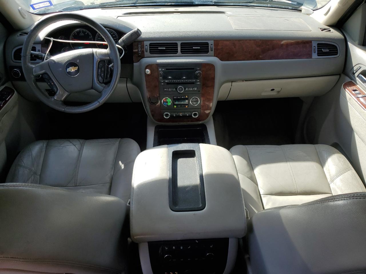 2011 Chevrolet Tahoe VIN 1GNSKBE02BR317131 Copart auction photo, front end / side damage thumbnail 8