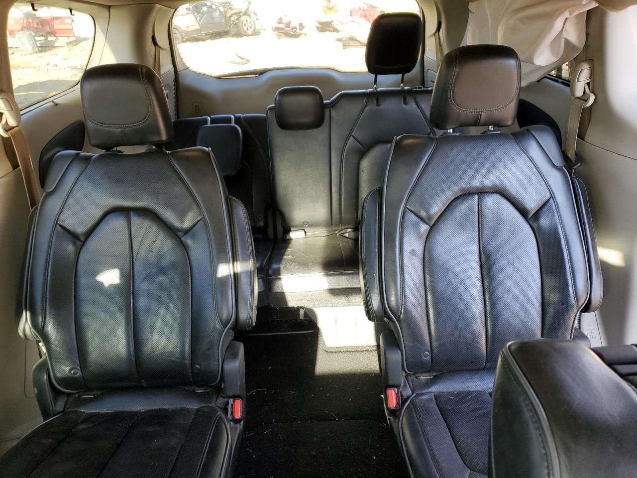 2017 Chrysler Pacifica VIN 2C4RC1GG5HR835505 Copart auction photo, side / minor dent/scratches damage thumbnail 10