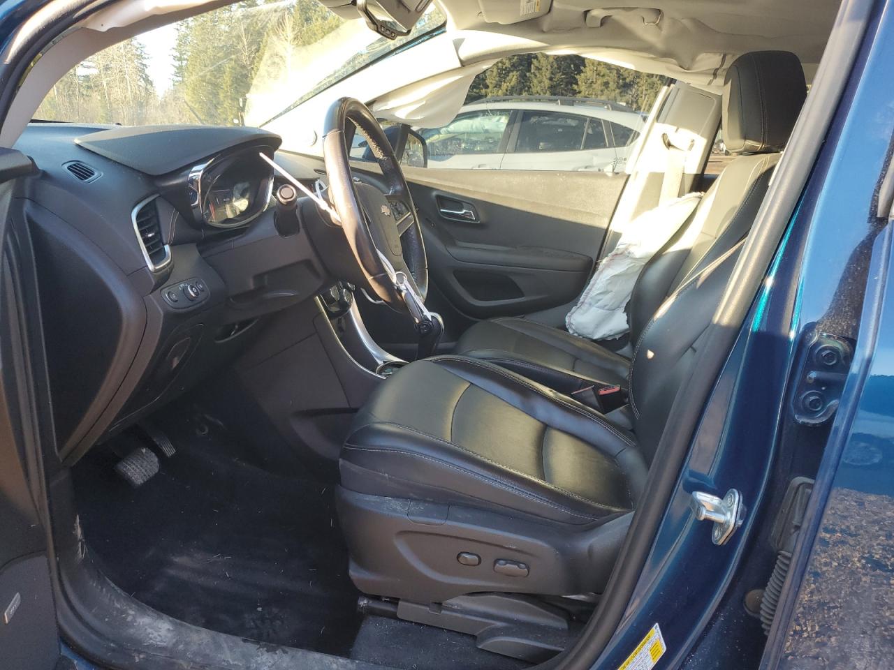 2020 Chevrolet Trax VIN 3GNCJRSBXLL215719 Copart auction photo, side / rear end damage thumbnail 7