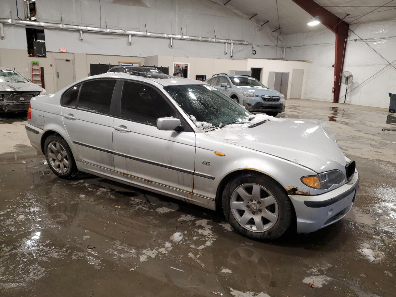 2003 BMW 3er VIN WBAEU33403PM55045 Copart auction photo, front end / side damage thumbnail 4