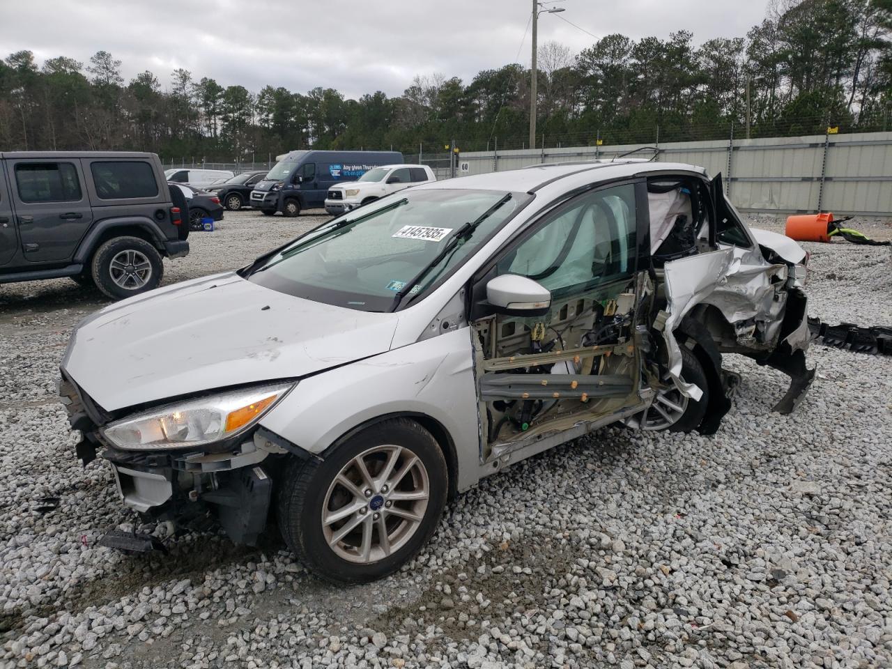 2017 Ford Focus VIN 1FADP3F22HL304308