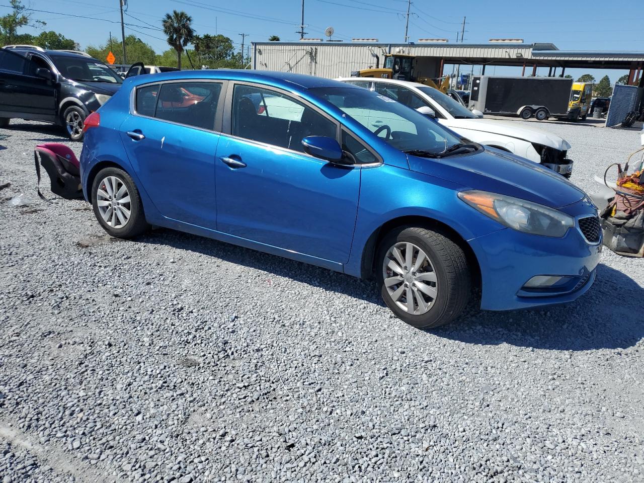 2015 KIA Forte VIN KNAFX5A88F5359032 Copart auction photo, rear end damage thumbnail 4