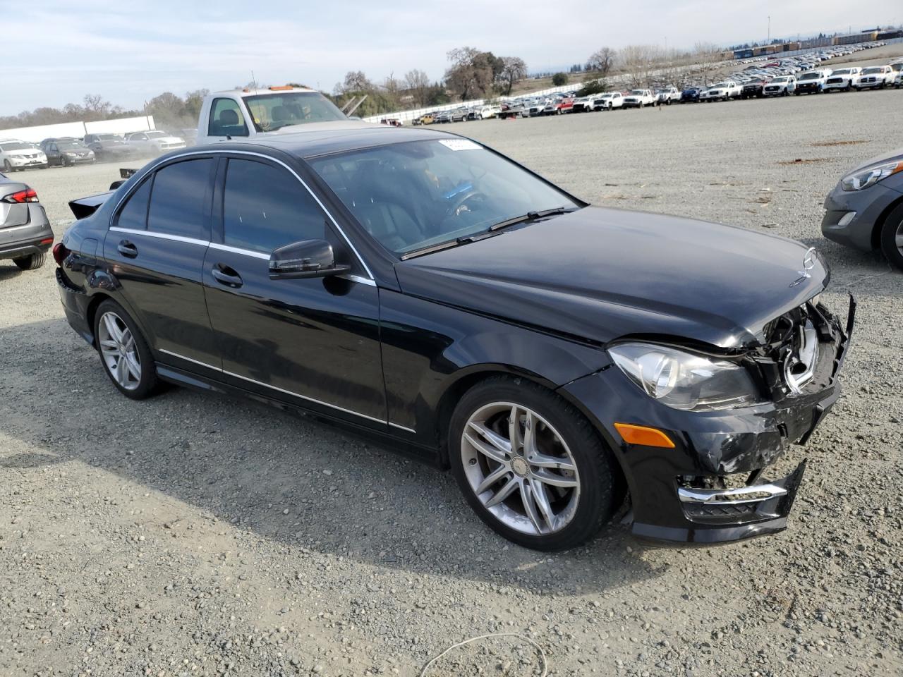 2013 Mercedes-Benz C-klasse VIN WDDGF8AB6DG131741 Copart auction photo, front end / rear end damage thumbnail 4