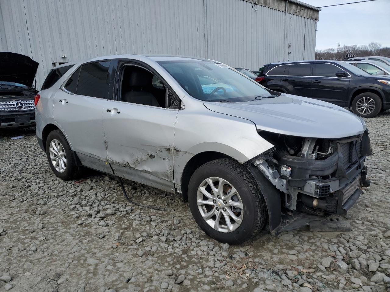 2019 Chevrolet Equinox VIN 2GNAXKEV7K6167960 Copart auction photo, front end / side damage thumbnail 4
