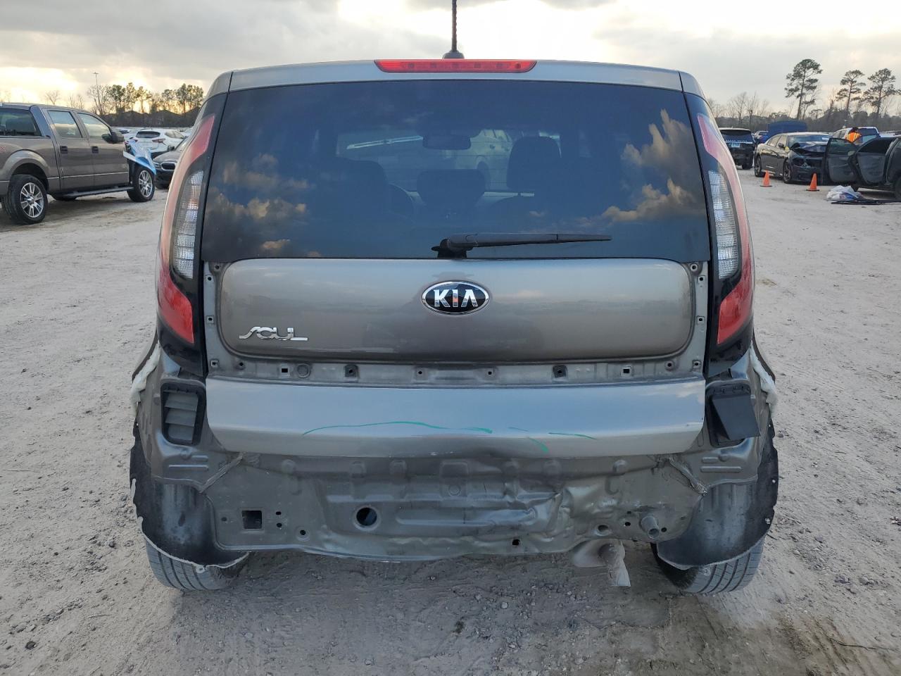 2017 KIA Soul VIN KNDJN2A2XH7468953 Copart auction photo, all over damage thumbnail 6
