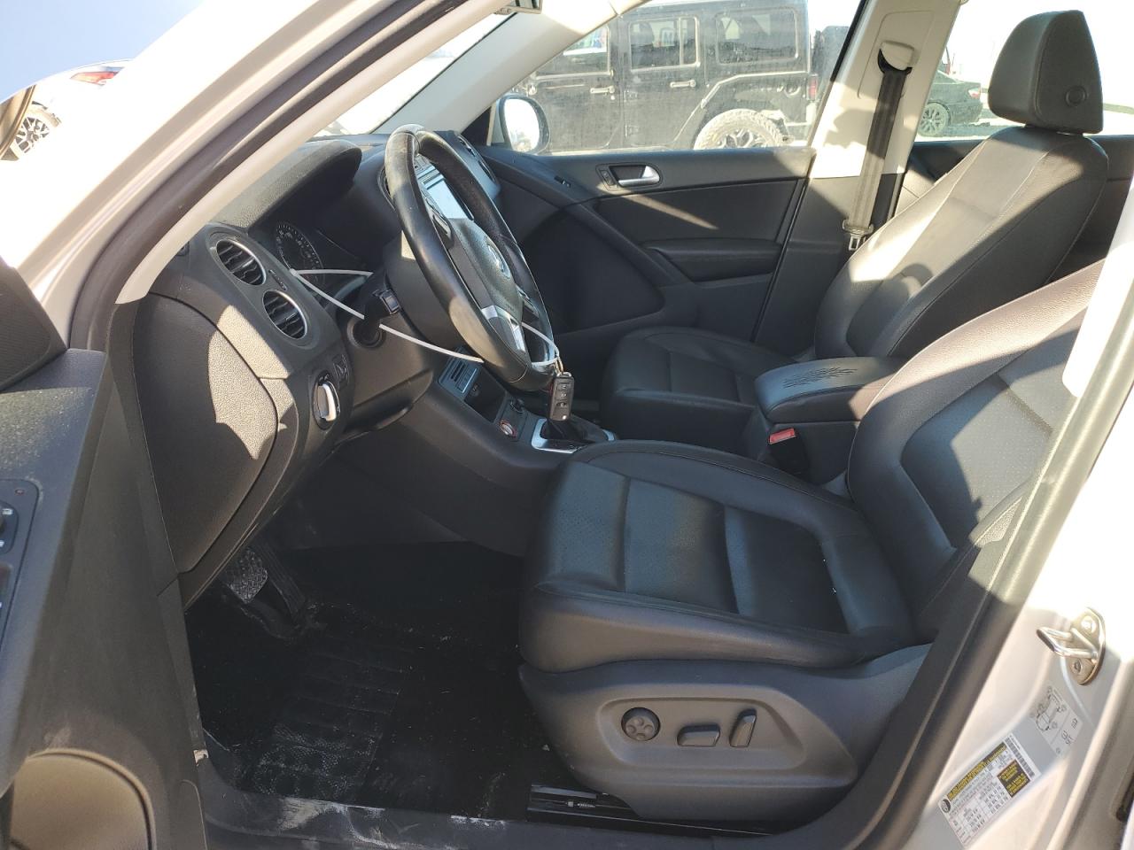 2016 Volkswagen Tiguan VIN WVGAV7AX9GW552884 Copart auction photo, front end damage thumbnail 7