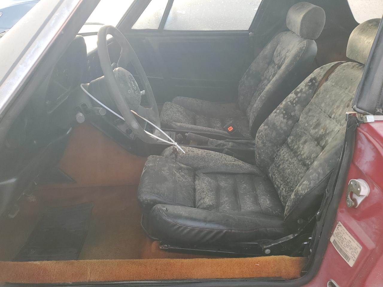 1990 Alfa Romeo Spider VIN ZARBA12G6L6001683 Copart auction photo, water/flood damage thumbnail 7