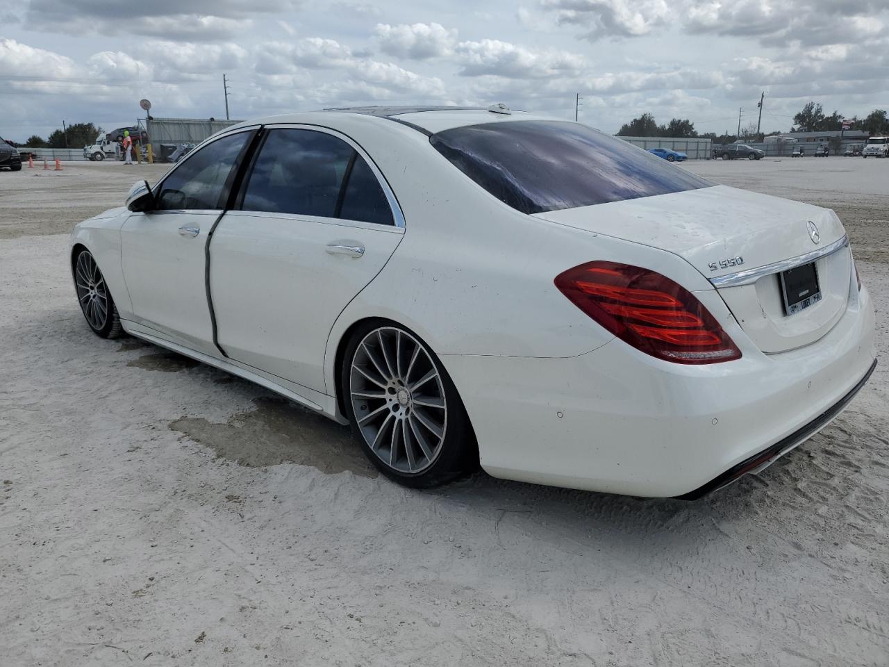 2016 Mercedes-Benz S-klasse VIN WDDUG8CB0GA206163 Copart auction photo, water/flood damage thumbnail 2