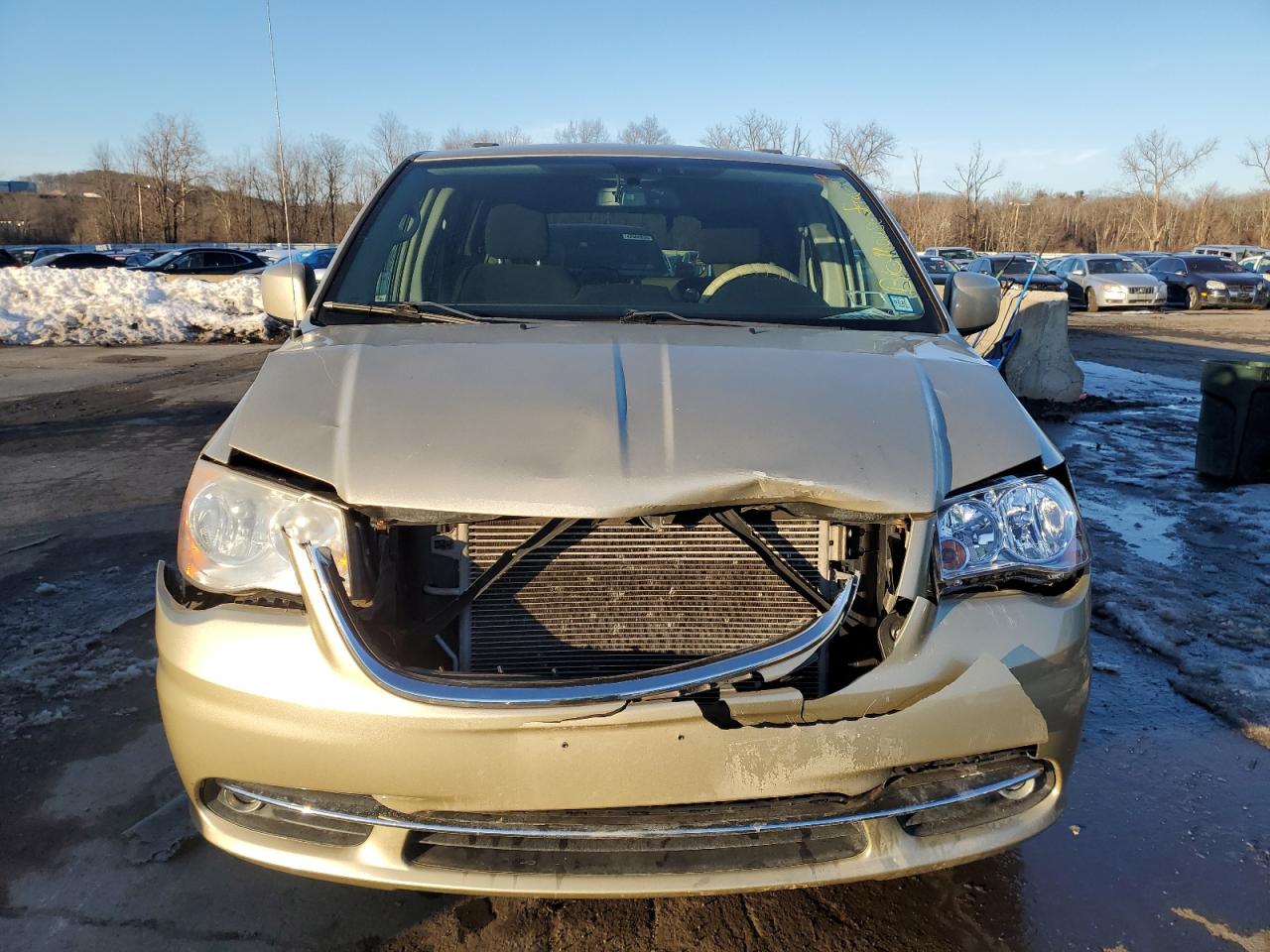2011 Chrysler Town & Country VIN 2A4RR5DG7BR760317 Copart auction photo, front end / minor dent/scratches damage thumbnail 5