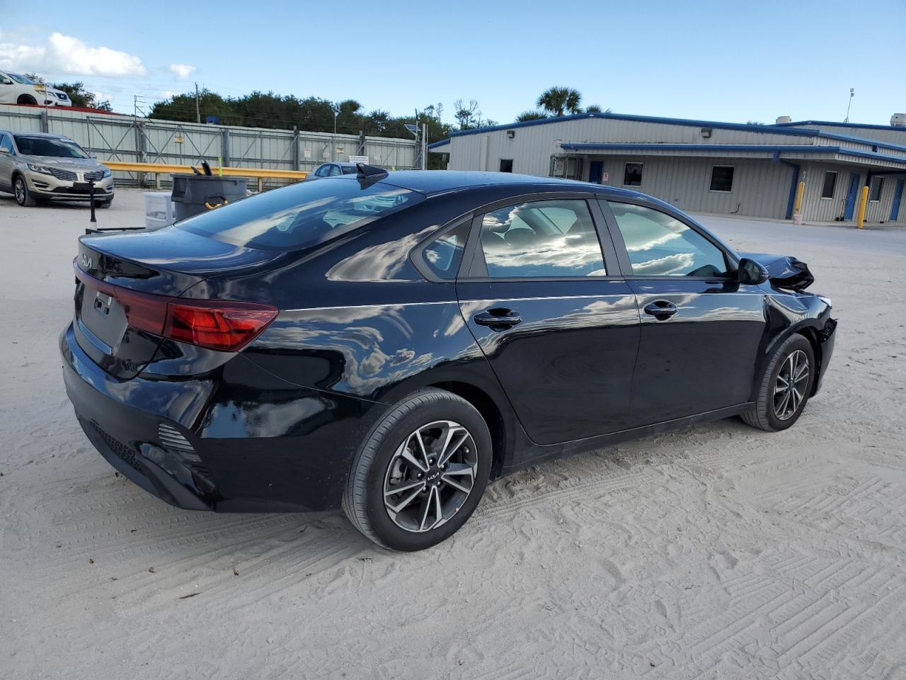 2024 KIA Forte VIN 3KPF24AD1RE824400 Copart auction photo, front end / minor dent/scratches damage thumbnail 3