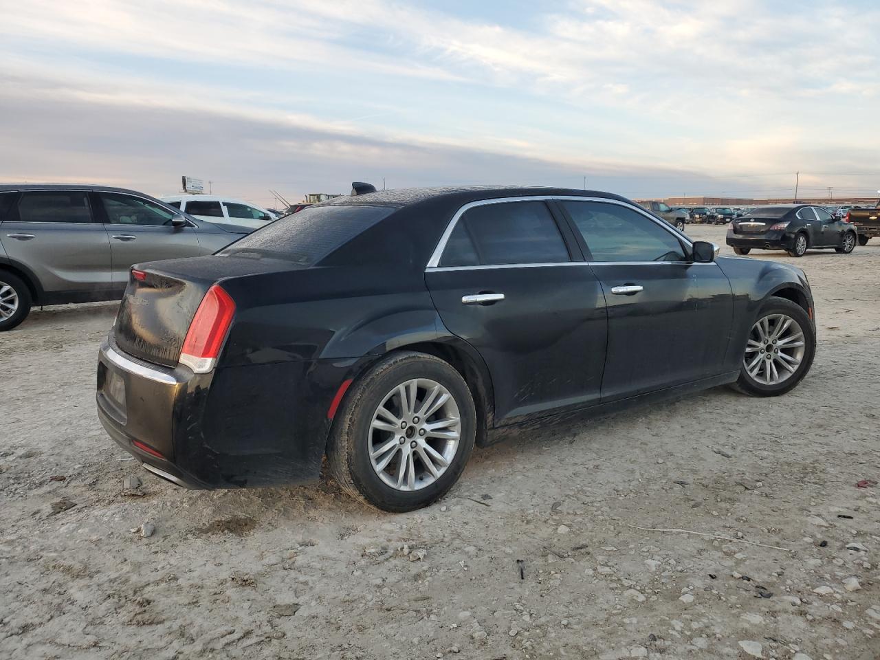 2016 Chrysler 300c VIN 2C3CCAEG2GH343158 Copart auction photo, front end / minor dent/scratches damage thumbnail 3