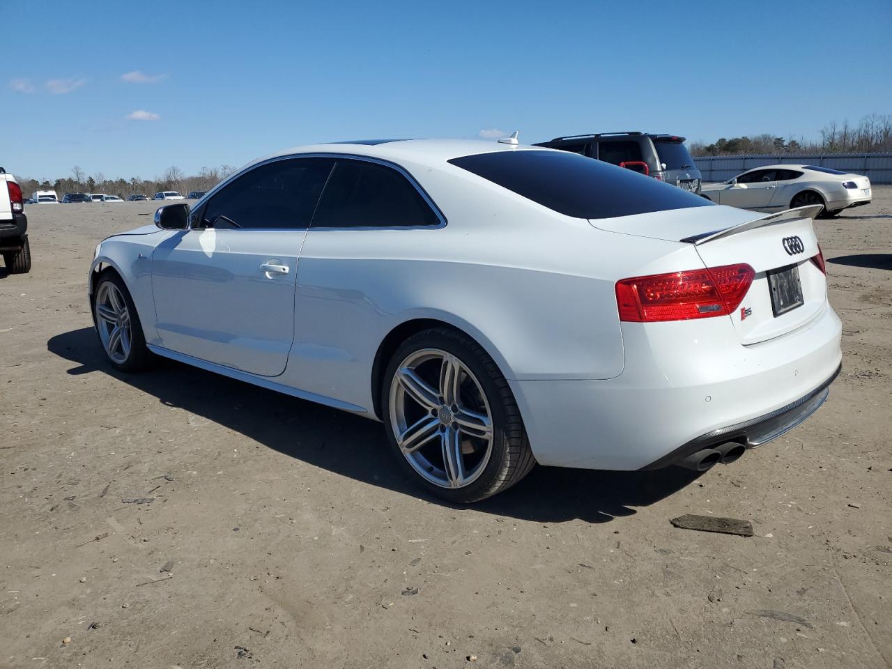 2014 Audi RS5 VIN WAUVGAFR9EA056322 Copart auction photo, front end / minor dent/scratches damage thumbnail 2