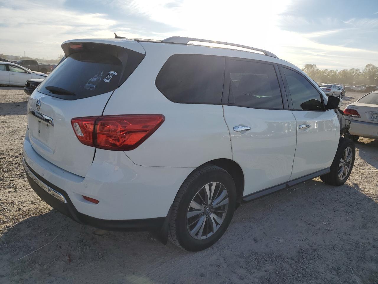 2018 Nissan Pathfinder VIN 5N1DR2MN7JC630831 Copart auction photo, front end damage thumbnail 3