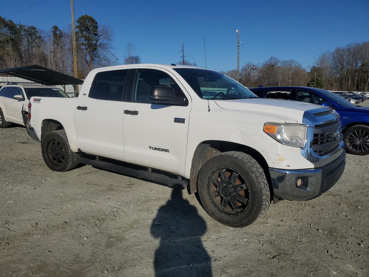 2015 Toyota Tundra VIN 5TFDW5F19FX439114 Copart auction photo, all over damage thumbnail 4