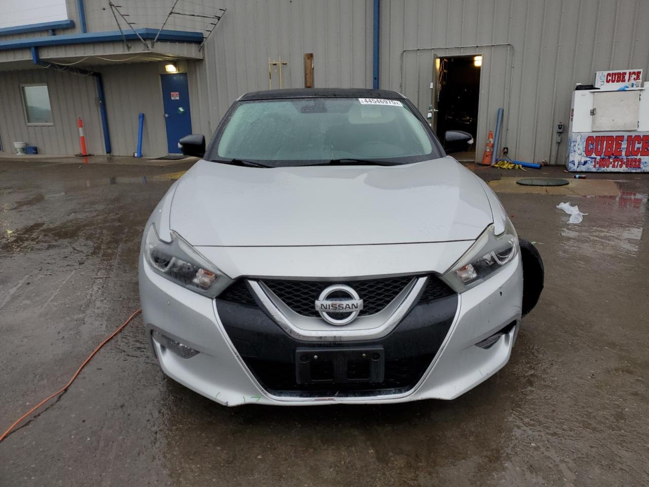 2017 Nissan Maxima VIN 1N4AA6AP8HC419634 Copart auction photo, vandalism damage thumbnail 5