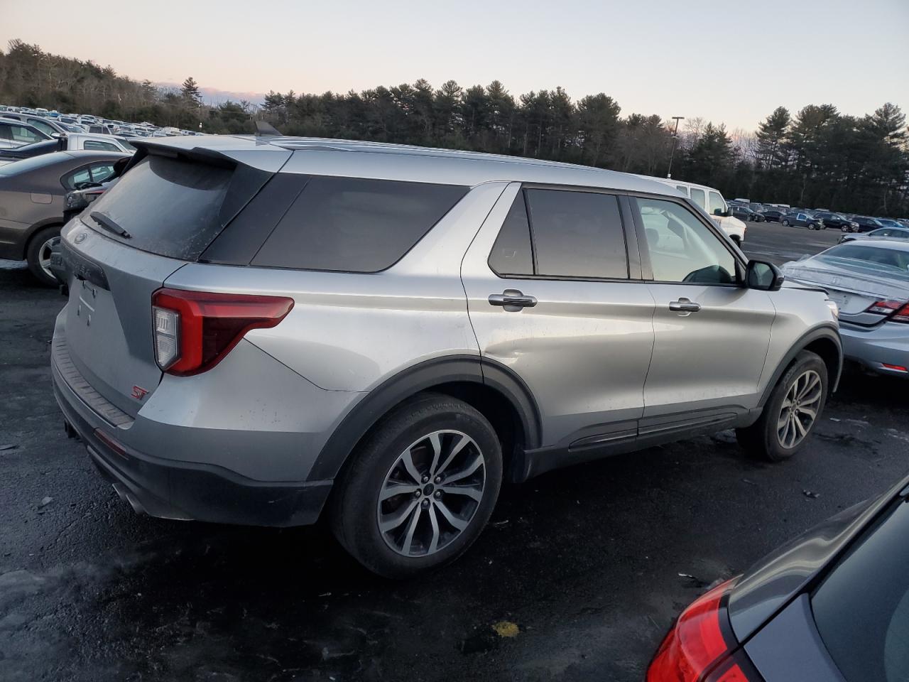 2022 Ford Explorer VIN 1FM5K8GC8NGA77773 Copart auction photo, front end / minor dent/scratches damage thumbnail 3