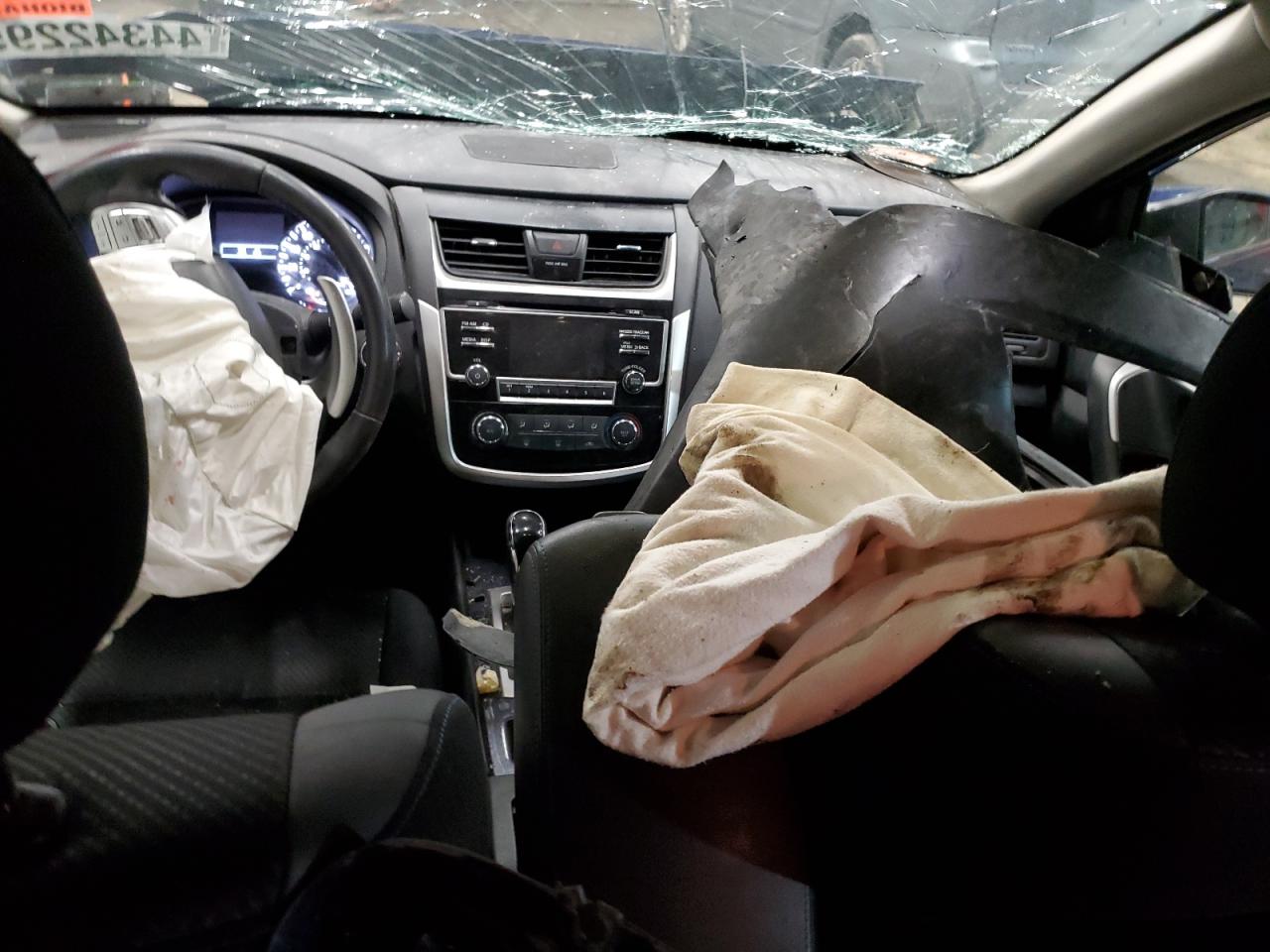 2018 Nissan Altima VIN 1N4AL3AP4JC114601 Copart auction photo, biohazard/chemical / front end damage thumbnail 8