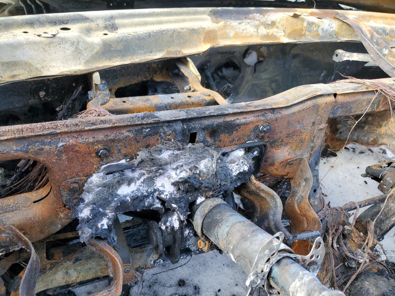2013 Audi A5 VIN WAUCFAFR8DA041965 Copart auction photo, burn - interior / burn - engine damage thumbnail 9