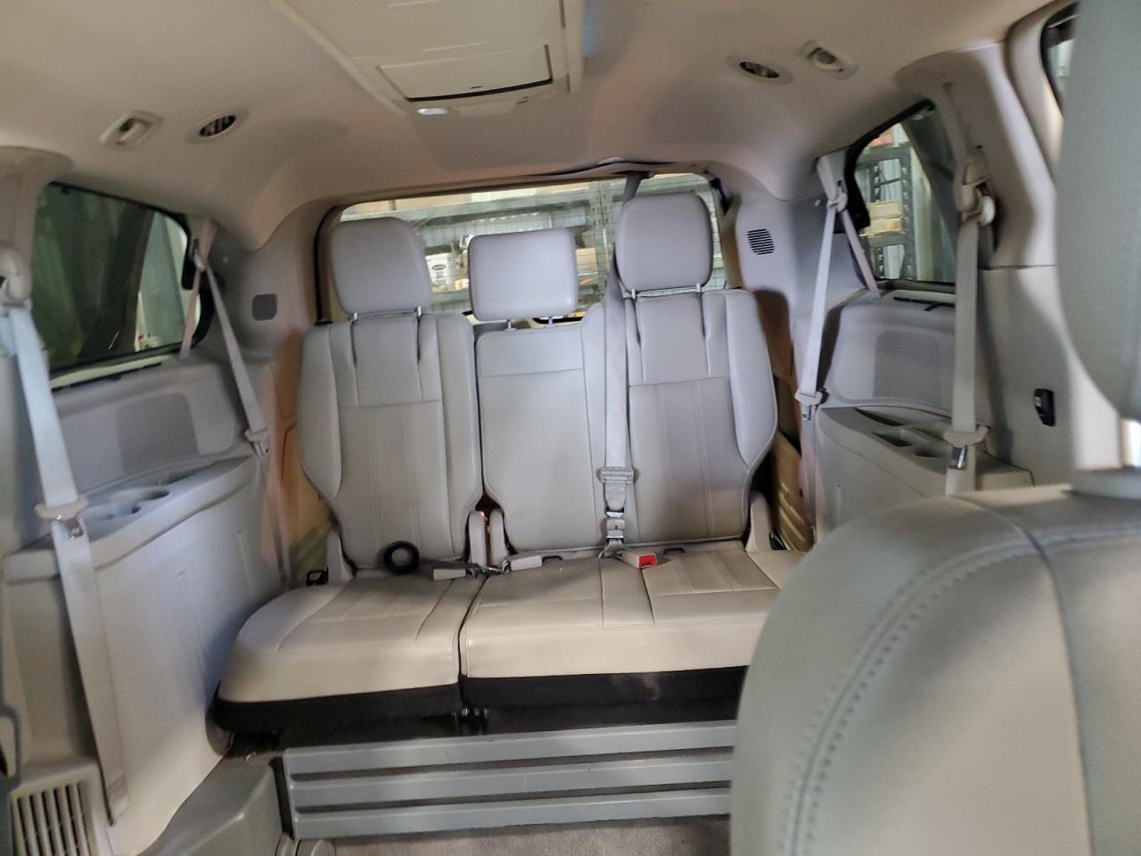 2013 Chrysler Town & Country VIN 2C4RC1CG2DR608465 Copart auction photo, front end damage thumbnail 10