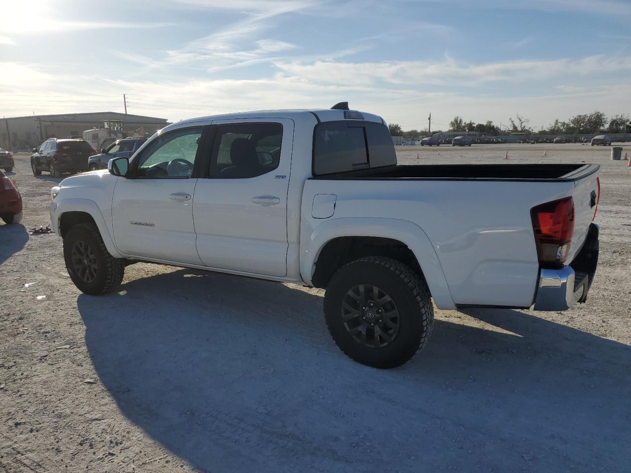 2020 Toyota Tacoma VIN 3TYAZ5CN5LT000905 Copart auction photo, front end / minor dent/scratches damage thumbnail 2