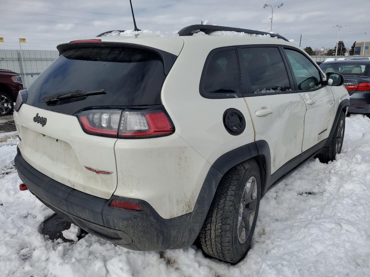 2019 Jeep Cherokee VIN 1C4PJMBX9KD313816 Copart auction photo, side / top/roof damage thumbnail 3