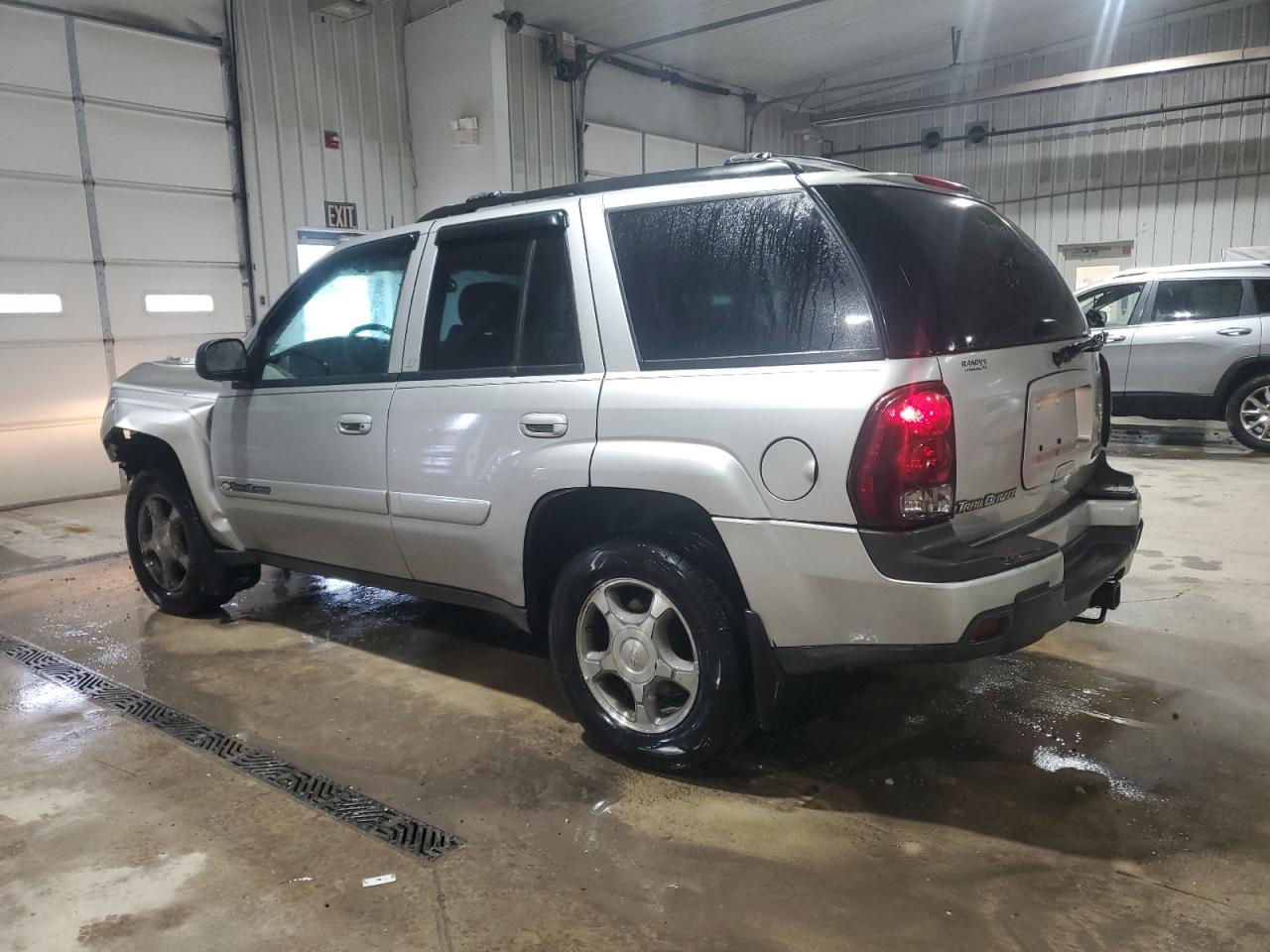 2004 Chevrolet TrailBlazer VIN 1GNDT13S142381970 Copart auction photo, front end damage thumbnail 2