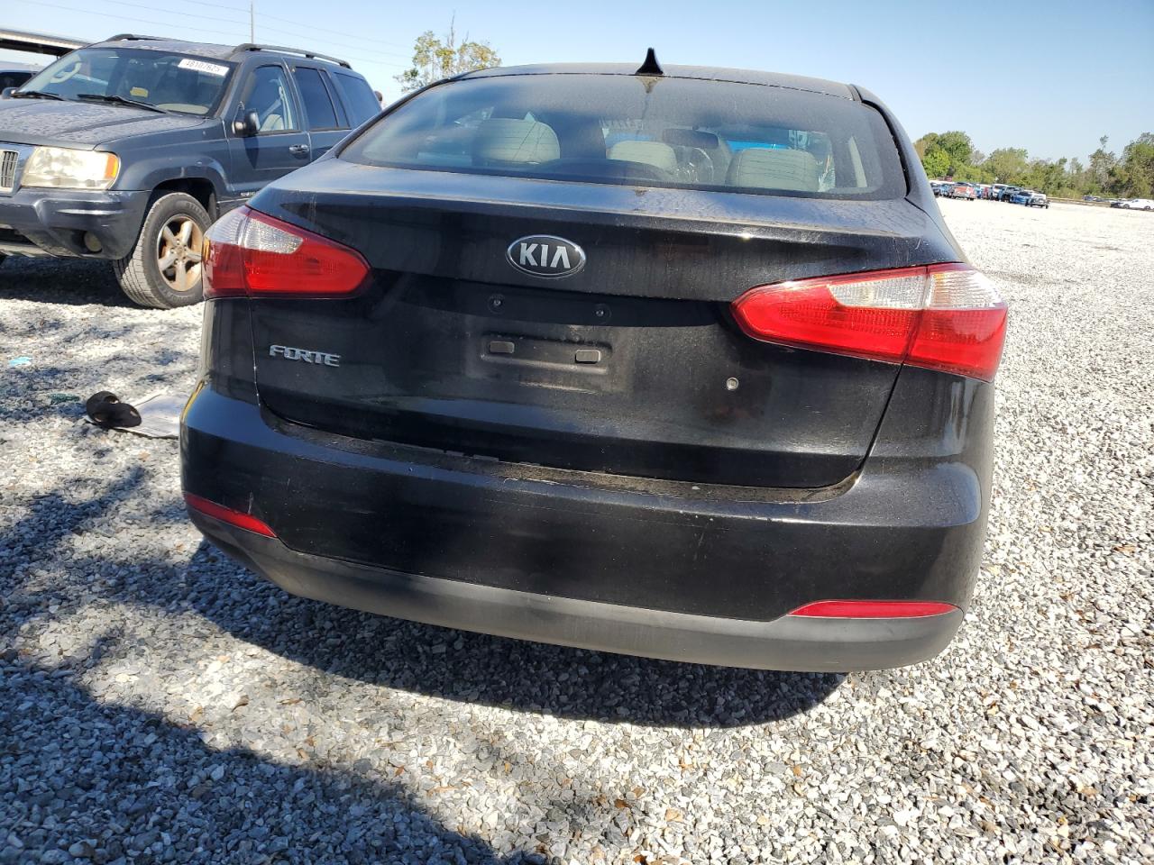 2015 KIA Forte VIN KNAFK4A60F5380464 Copart auction photo, side / front end damage thumbnail 6