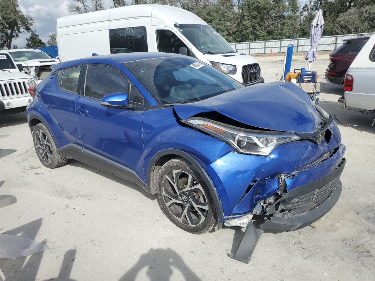 2019 Toyota C-HR VIN JTNKHMBX8K1016426 Copart auction photo, front end / minor dent/scratches damage thumbnail 4