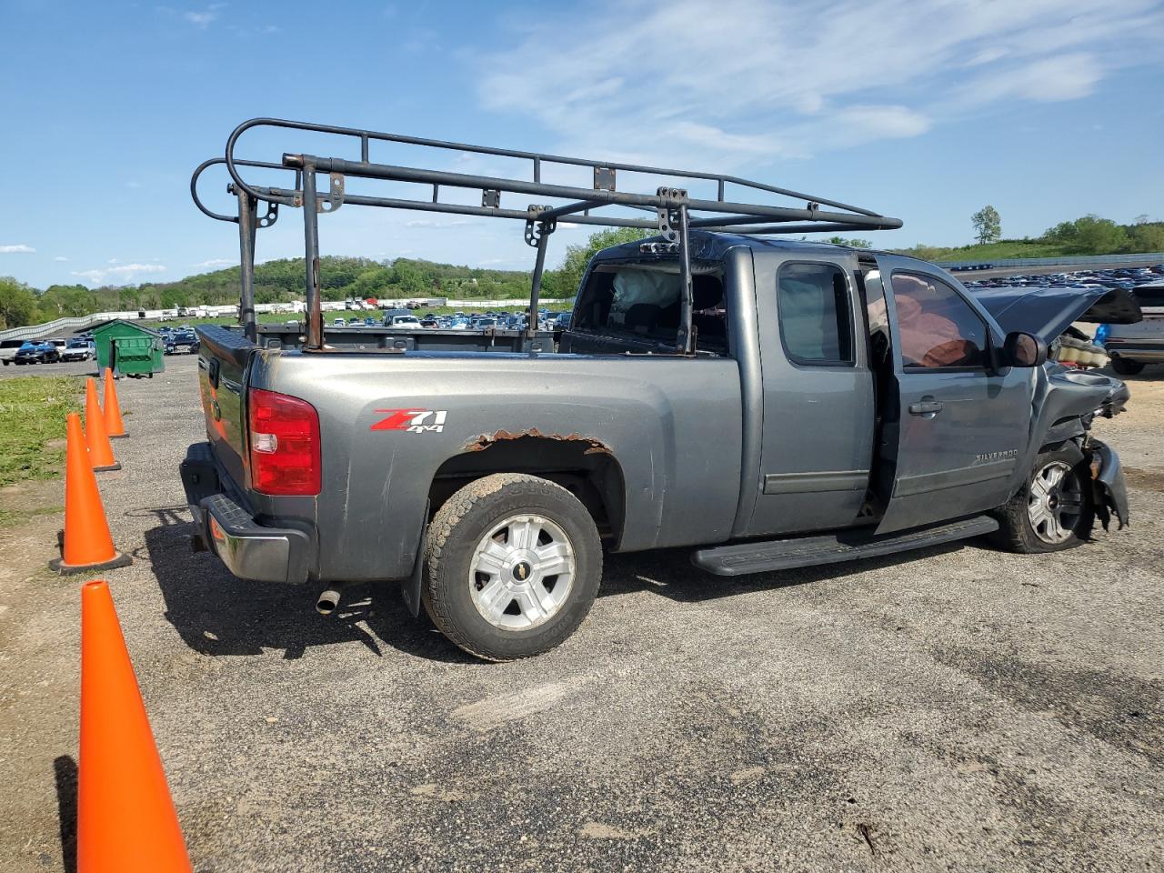 2011 Chevrolet Silverado VIN 1GCRKSE34BZ237525 Copart auction photo, all over damage thumbnail 3