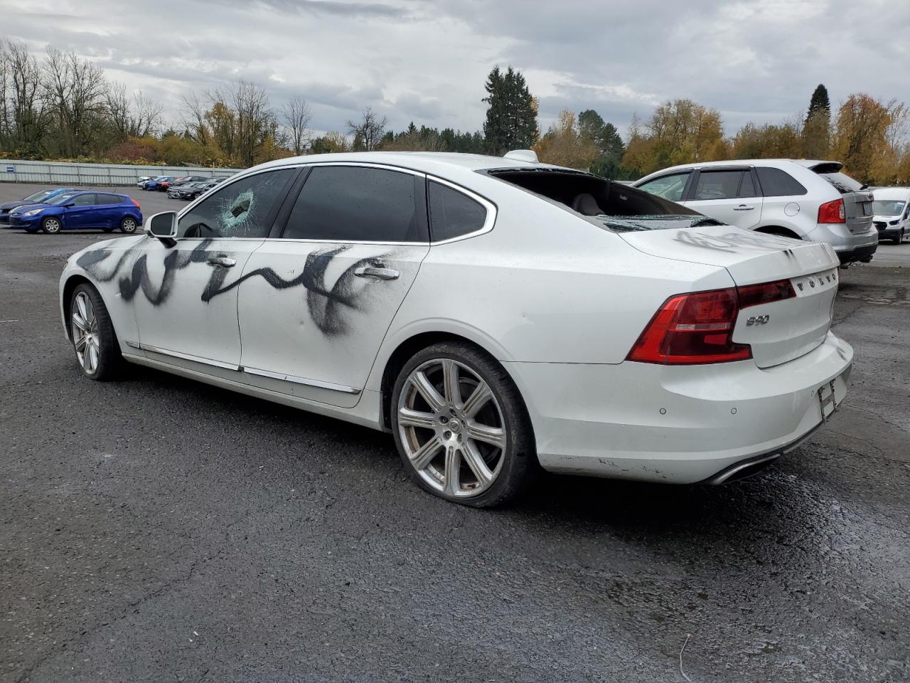 2018 Volvo S90 VIN LVY992ML1JP007957 Copart auction photo, vandalism / burn - interior damage thumbnail 2