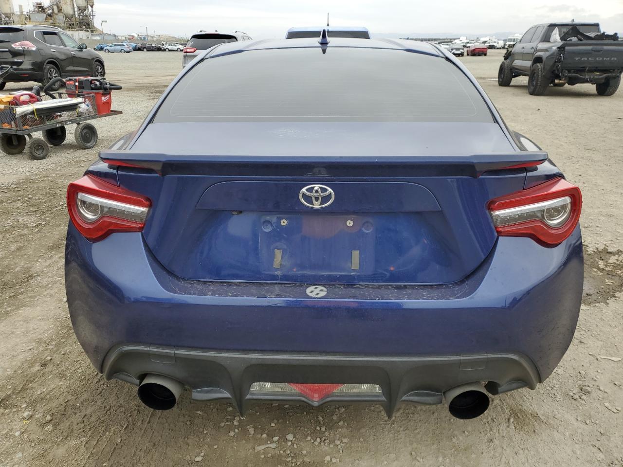 2017 Toyota GT86 VIN JF1ZNAA11H8709738 Copart auction photo, front end damage thumbnail 6