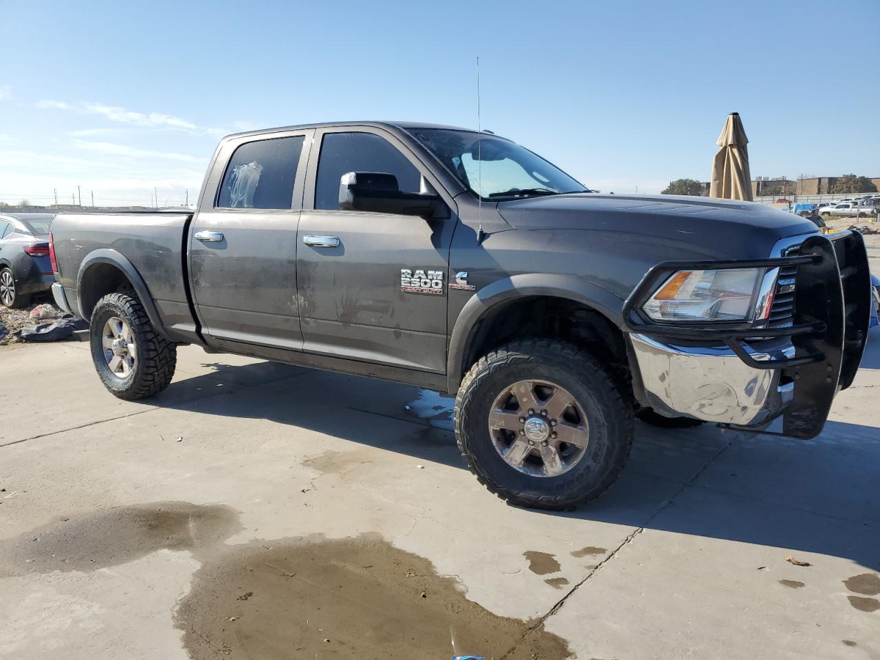 2016 RAM 2500 VIN 3C6UR5CL5GG269022 Copart auction photo, front end / minor dent/scratches damage thumbnail 4