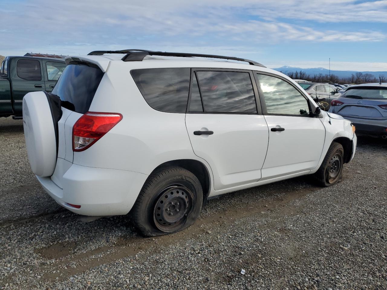 2006 Toyota RAV 4 VIN JTMZD33V166005475 Copart auction photo, front end damage thumbnail 3