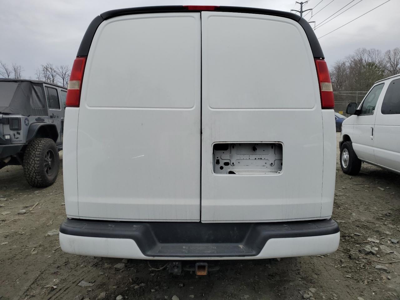 2015 GMC Savana VIN 1GTW7FCF9F1113375 Copart auction photo, front end damage thumbnail 6