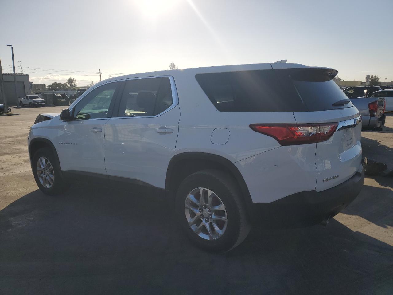 2020 Chevrolet Traverse VIN 1GNERFKW4LJ102861 Copart auction photo, front end damage thumbnail 2