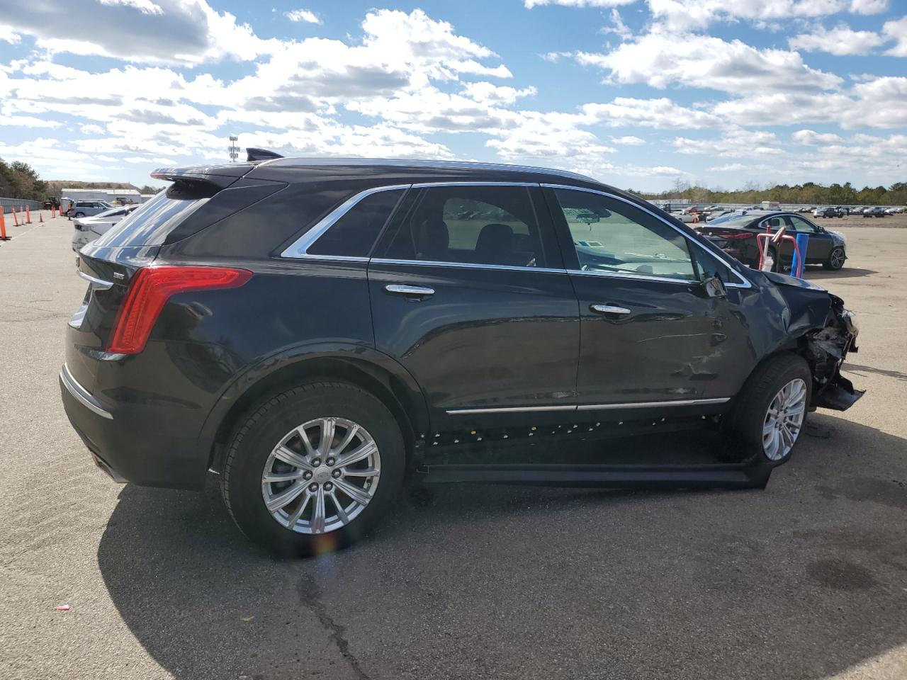 2019 Cadillac XT5 VIN 1GYKNBRSXKZ194538 Copart auction photo, front end / side damage thumbnail 3