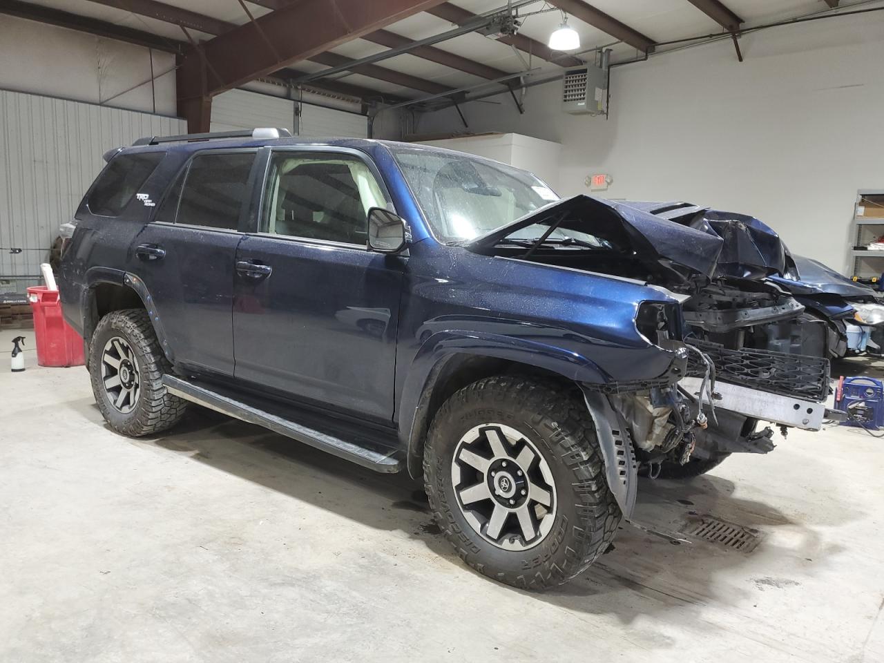 2019 Toyota 4Runner VIN JTEBU5JR8K5675944 Copart auction photo, front end damage thumbnail 4