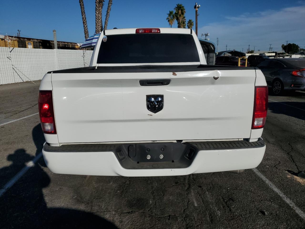 2018 RAM 1500 VIN 1C6RR6KG6JS141596 Copart auction photo, front end / minor dent/scratches damage thumbnail 6