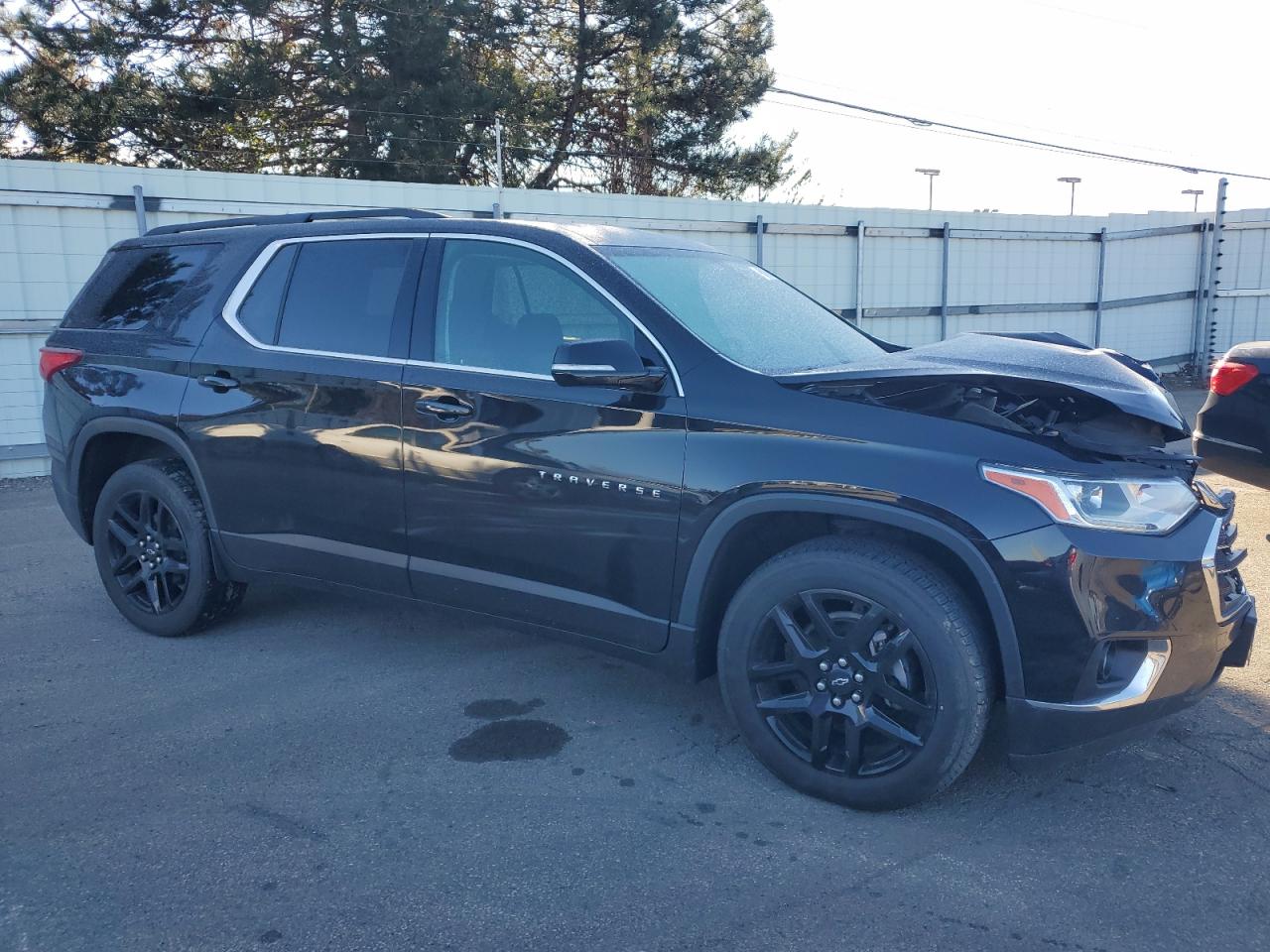 2019 Chevrolet Traverse VIN 1GNERGKW7KJ282115 Copart auction photo, front end damage thumbnail 4