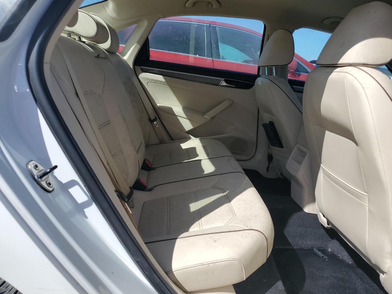 2017 Volkswagen Passat VIN 1VWDT7A39HC069383 Copart auction photo, water/flood damage thumbnail 10