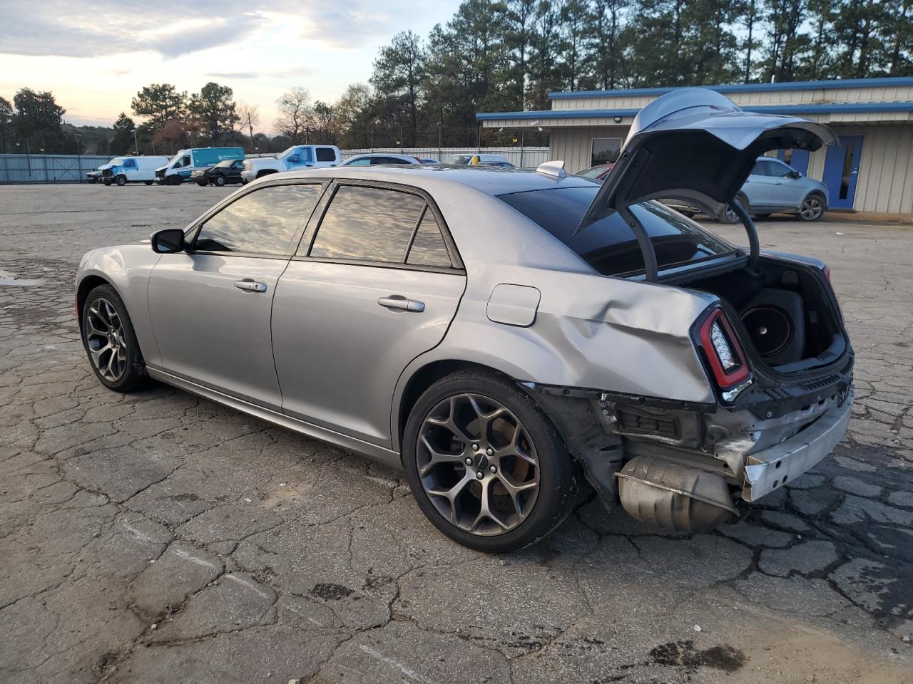 2018 Chrysler 300 VIN 2C3CCABGXJH269547 Copart auction photo, rear end / side damage thumbnail 2