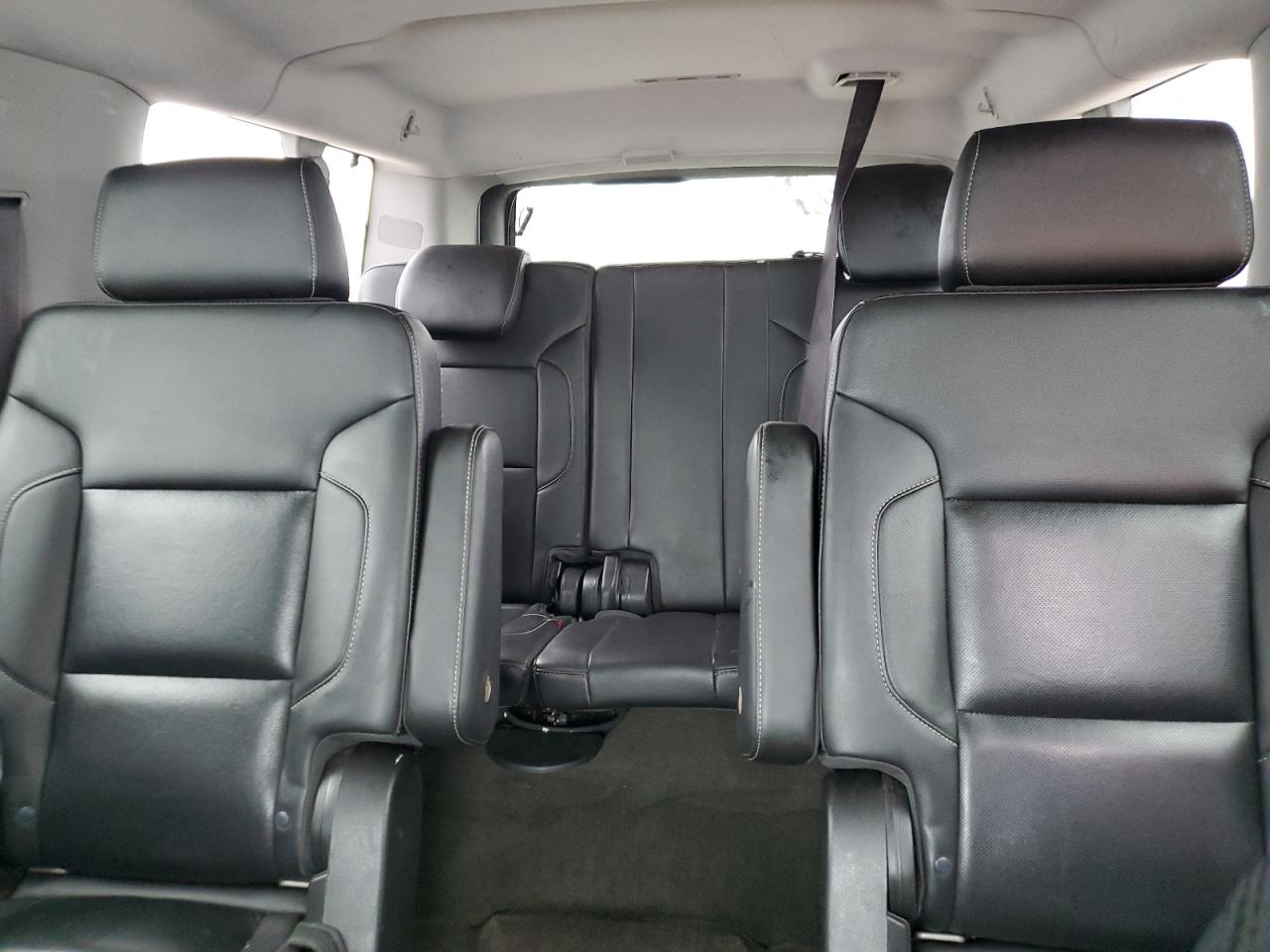 2015 Chevrolet Suburban VIN 1GNSKKKC8FR203560 Copart auction photo, normal wear / side damage thumbnail 10