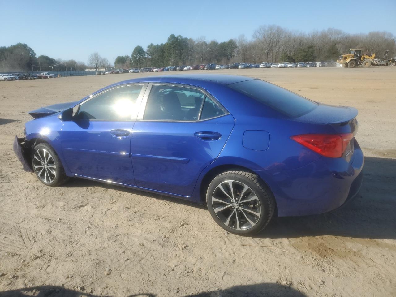 2018 Toyota Corolla VIN 5YFBURHE5JP776598 Copart auction photo, front end / minor dent/scratches damage thumbnail 2