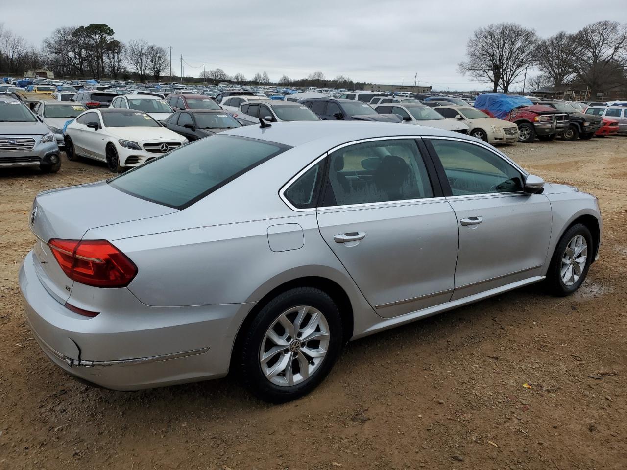 2016 Volkswagen Passat VIN 1VWAT7A33GC011240 Copart auction photo, front end / rear end damage thumbnail 3