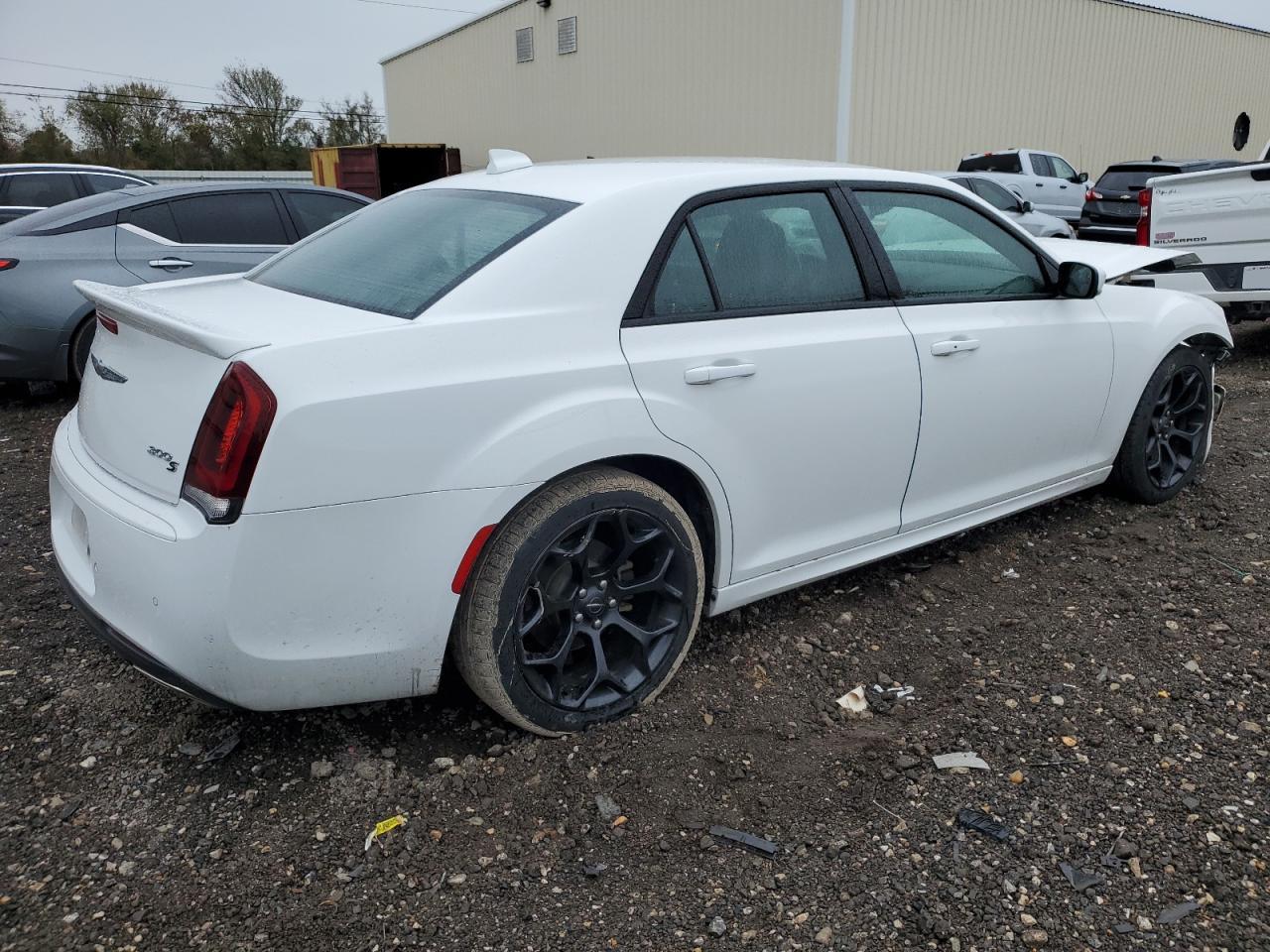 2019 Chrysler 300 VIN 2C3CCABG2KH538237 Copart auction photo, front end / minor dent/scratches damage thumbnail 3