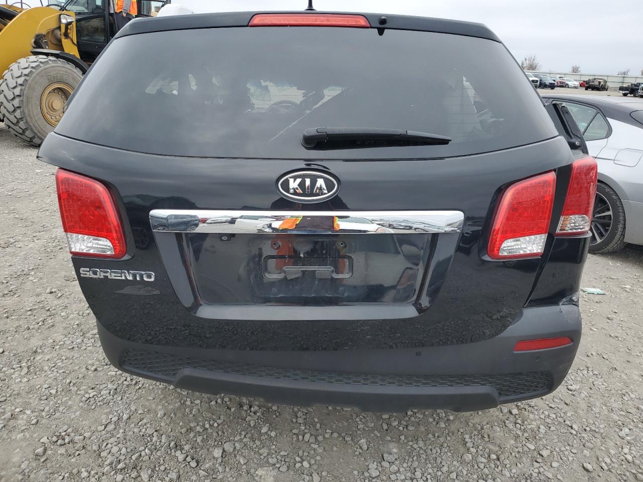 2011 KIA Sorento VIN 5XYKTDA24BG168017 Copart auction photo, all over damage thumbnail 6